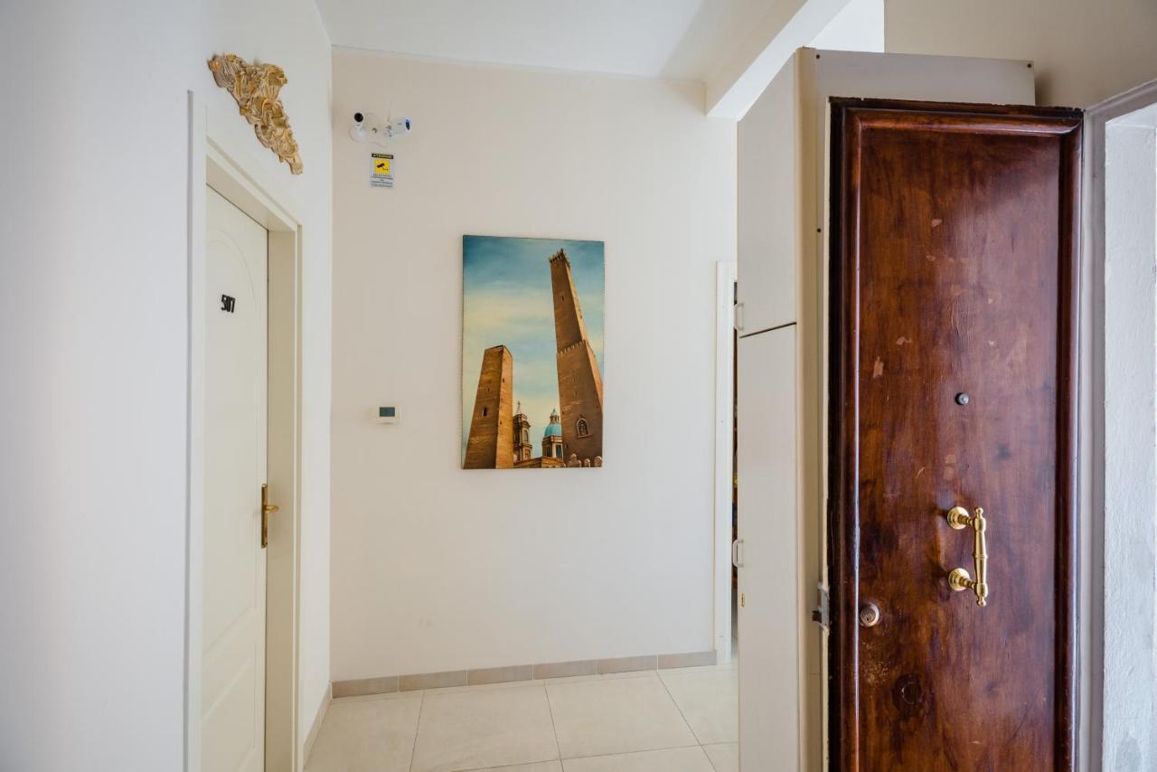 Residenza Due Torri Check In Presso Hotel Centrale Vicolo Cattani 7 ボローニャ エクステリア 写真