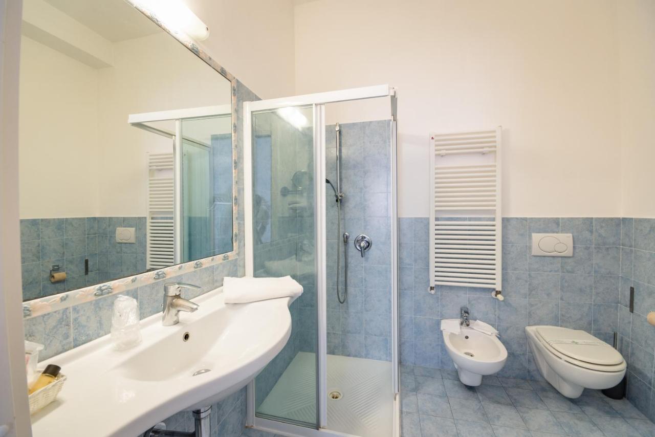 Residenza Due Torri Check In Presso Hotel Centrale Vicolo Cattani 7 ボローニャ エクステリア 写真
