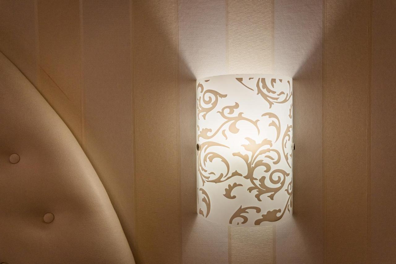 Residenza Due Torri Check In Presso Hotel Centrale Vicolo Cattani 7 ボローニャ エクステリア 写真