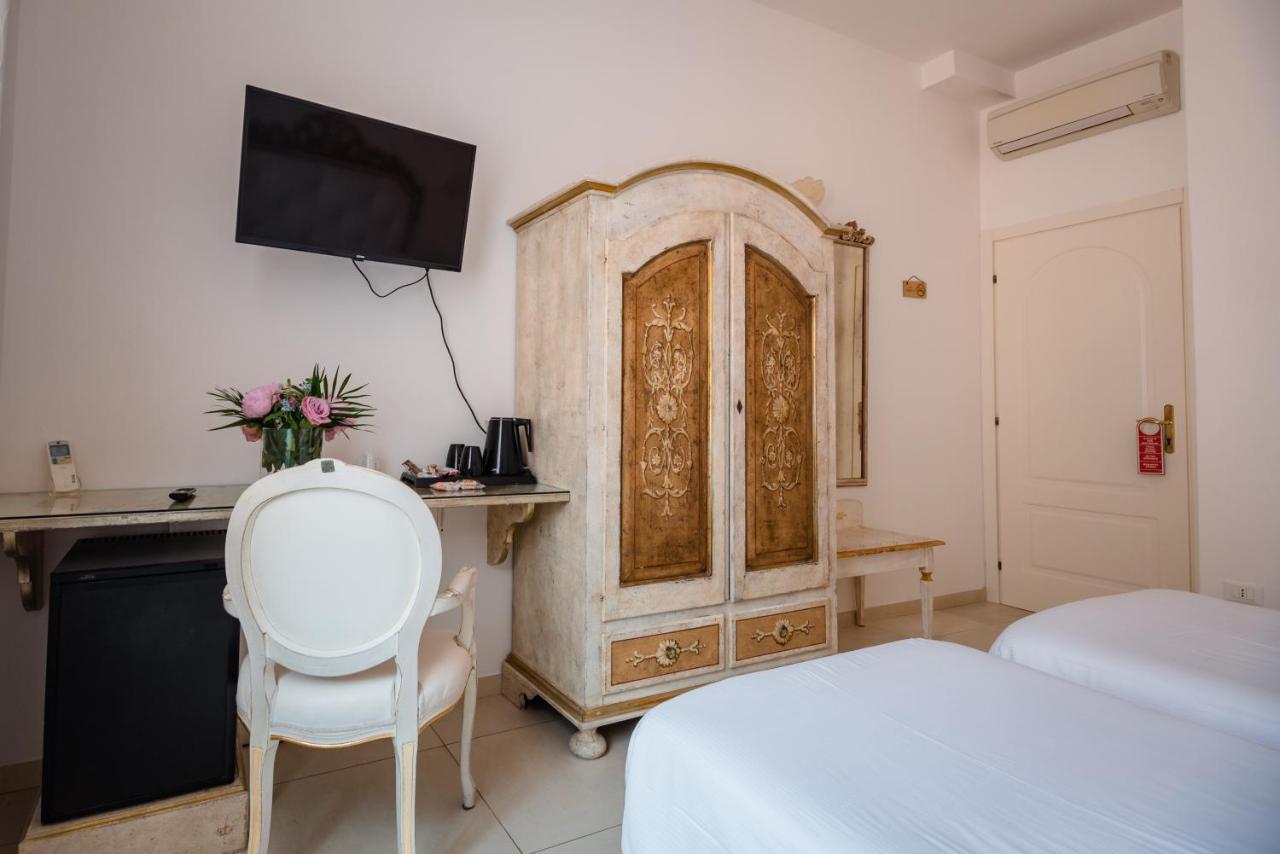 Residenza Due Torri Check In Presso Hotel Centrale Vicolo Cattani 7 ボローニャ エクステリア 写真