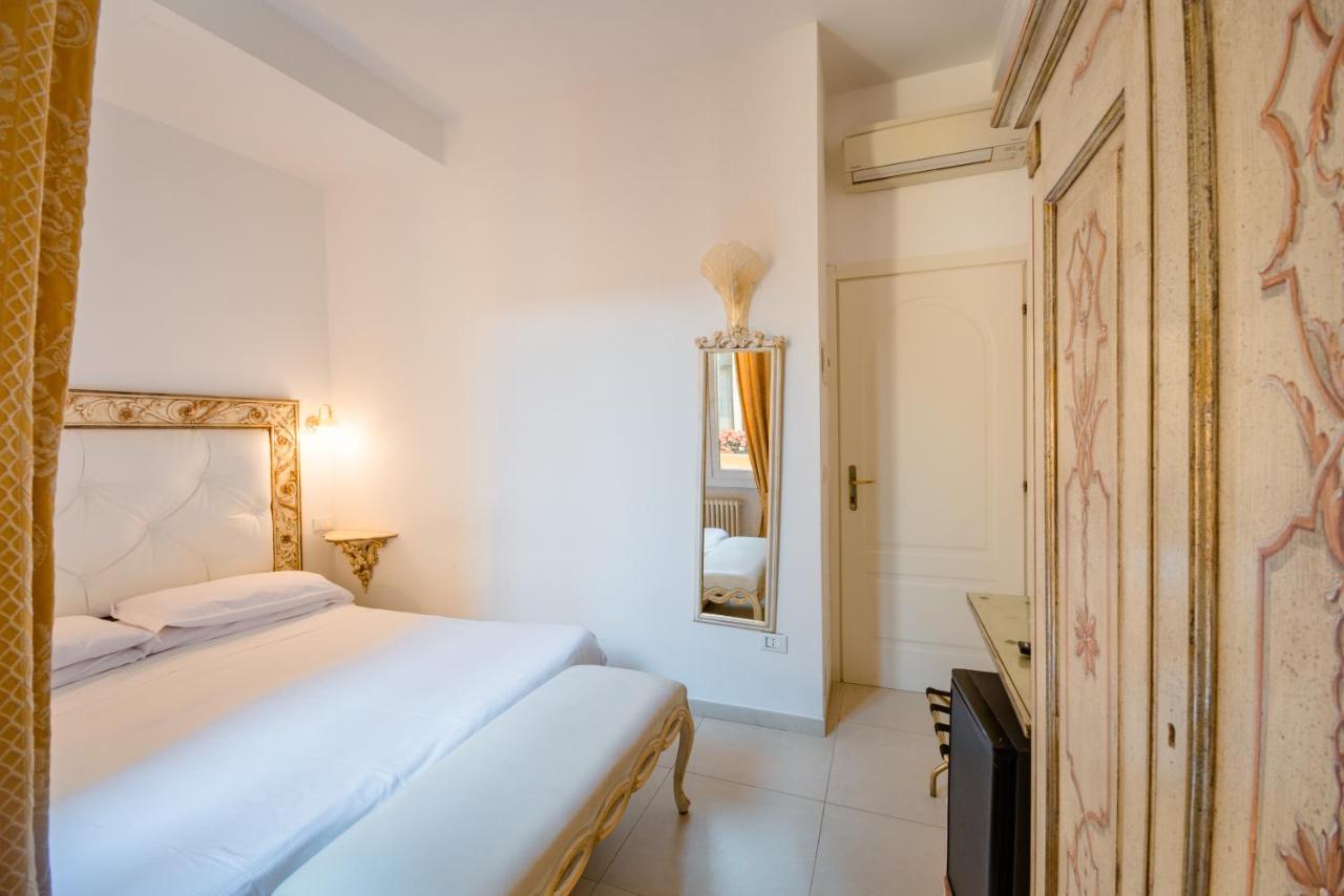 Residenza Due Torri Check In Presso Hotel Centrale Vicolo Cattani 7 ボローニャ エクステリア 写真