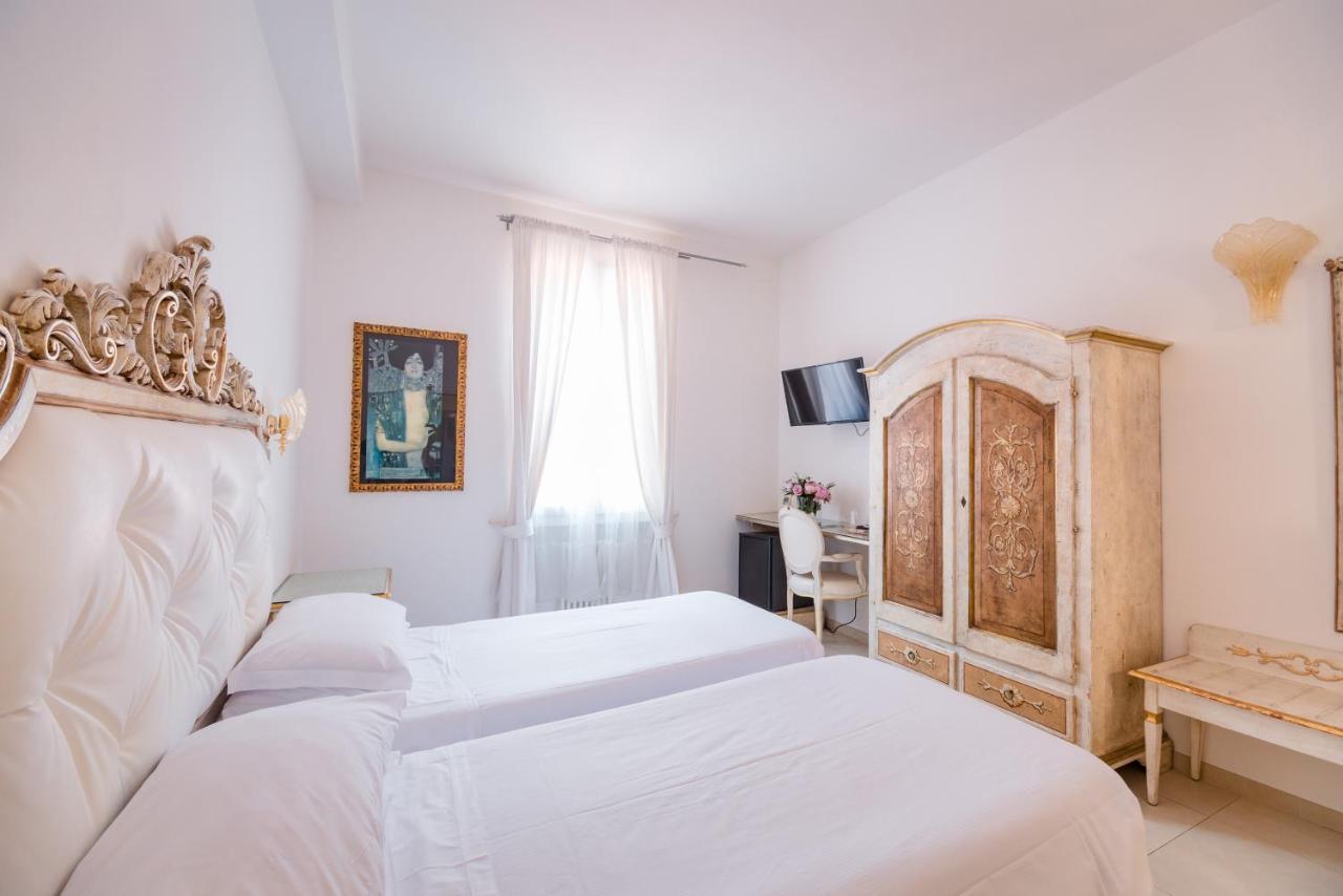 Residenza Due Torri Check In Presso Hotel Centrale Vicolo Cattani 7 ボローニャ エクステリア 写真