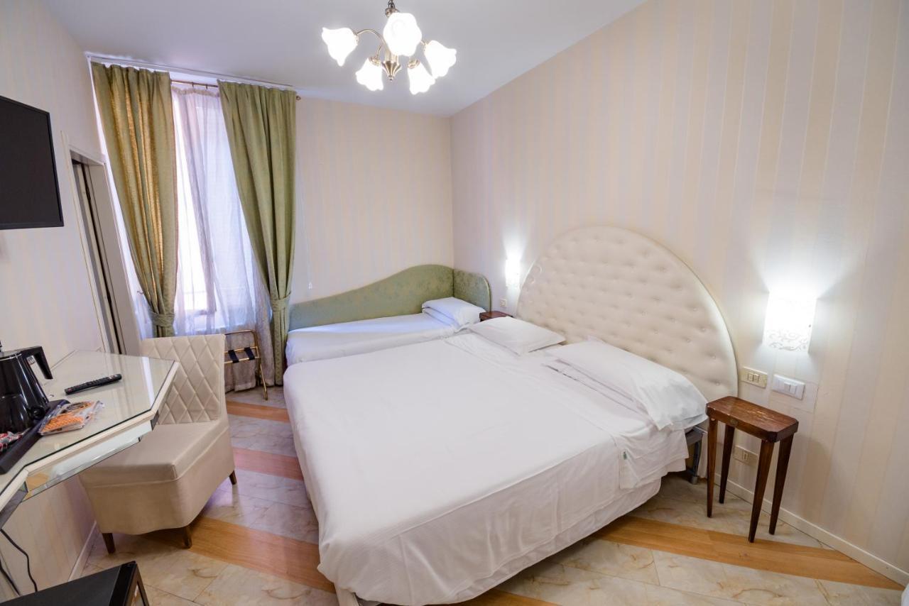 Residenza Due Torri Check In Presso Hotel Centrale Vicolo Cattani 7 ボローニャ エクステリア 写真