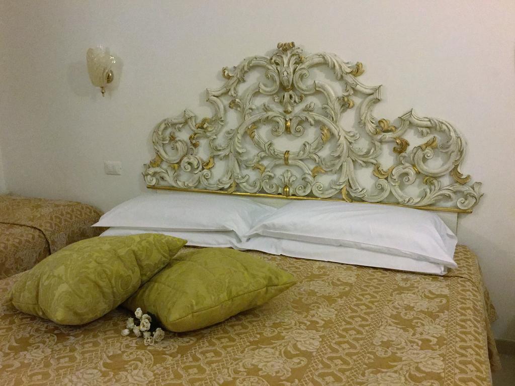 Residenza Due Torri Check In Presso Hotel Centrale Vicolo Cattani 7 ボローニャ エクステリア 写真